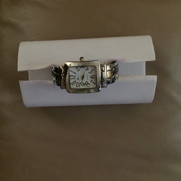 GENEVA LADIES CUFF BANGLE BRACELET WATCH - Picture 2 of 3